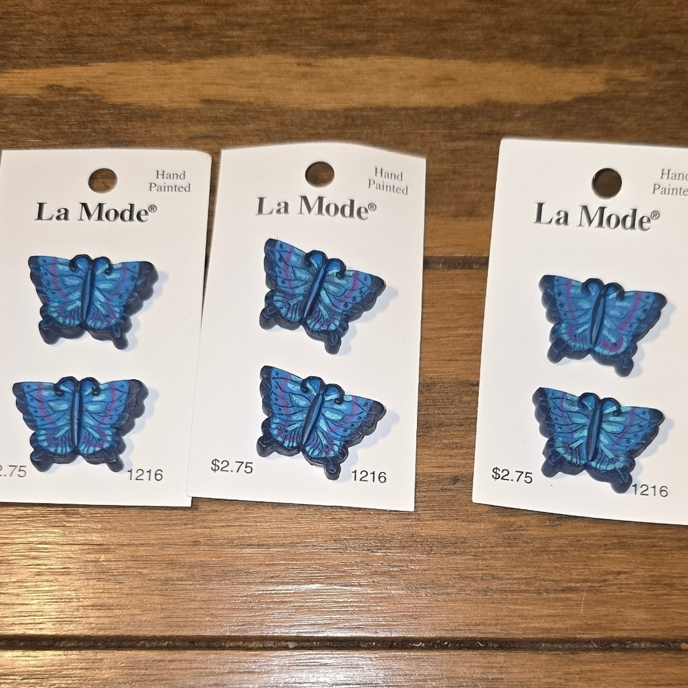 La Mode Butterfly Buttons Blue Purple Hand Painted Shank 1216